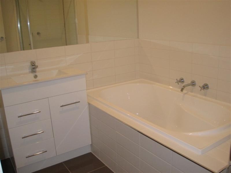 1/6 Nikola Court, Marshall VIC 3216