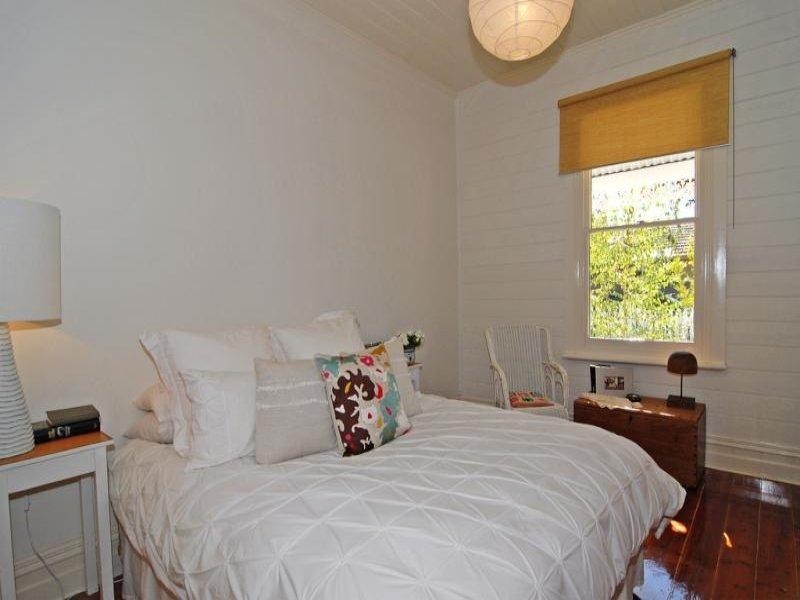 30 Daisy Street, Newtown VIC 3220