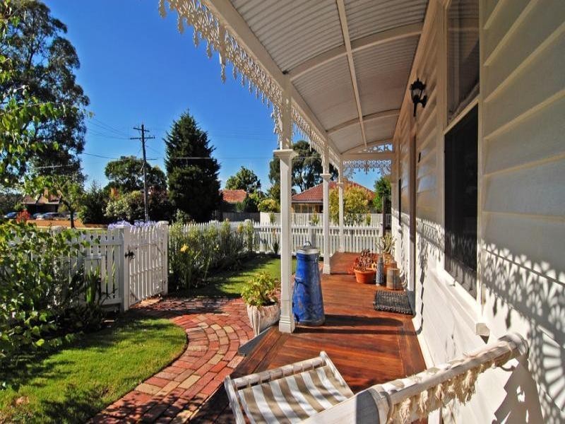 30 Daisy Street, Newtown VIC 3220