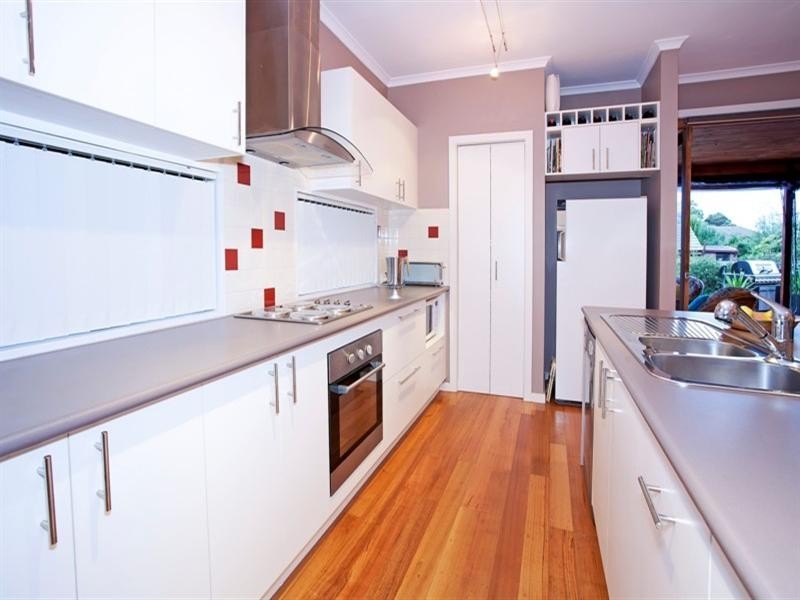 1 Arthur Street, Belmont VIC 3216