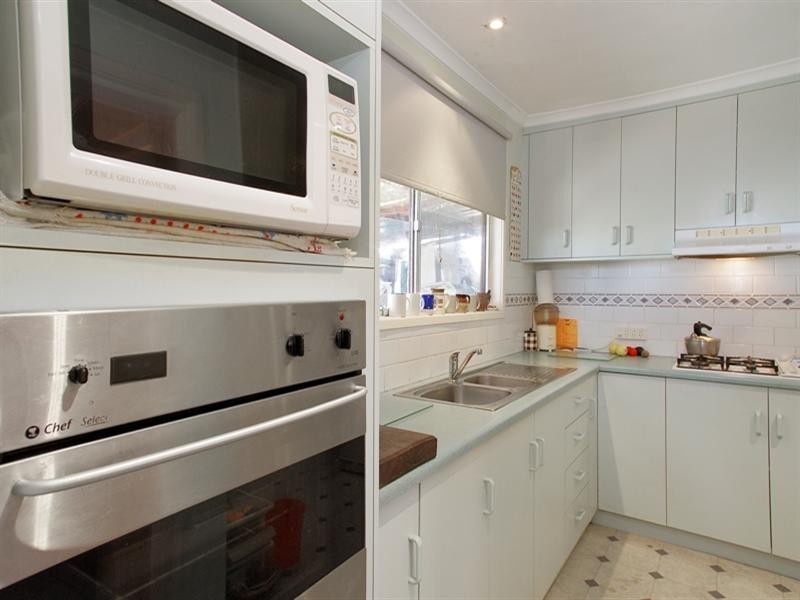 10 Lucas Street, Newcomb VIC 3219