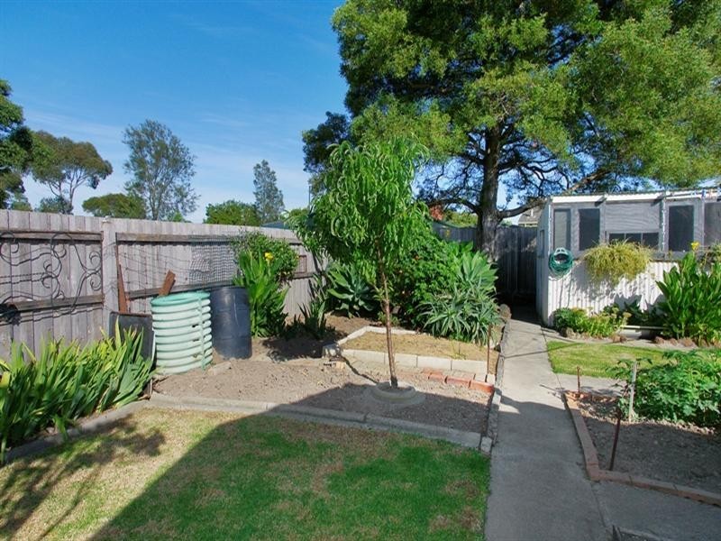 10 Lucas Street, Newcomb VIC 3219