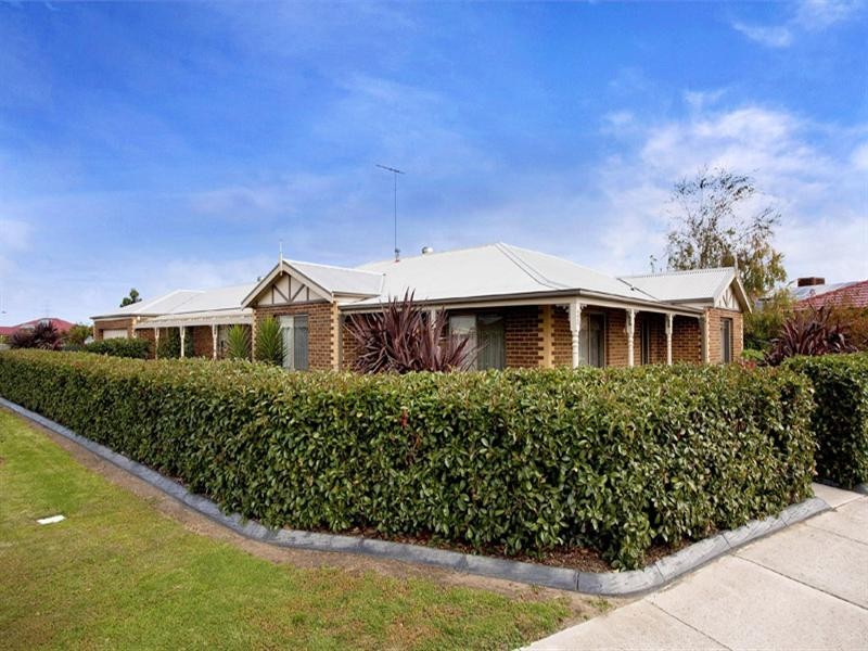 38 Paratone Crescent, St Albans Park VIC 3219