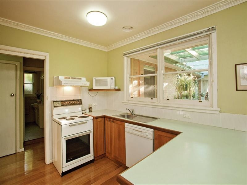 38 Wilsons Road, Newcomb VIC 3219