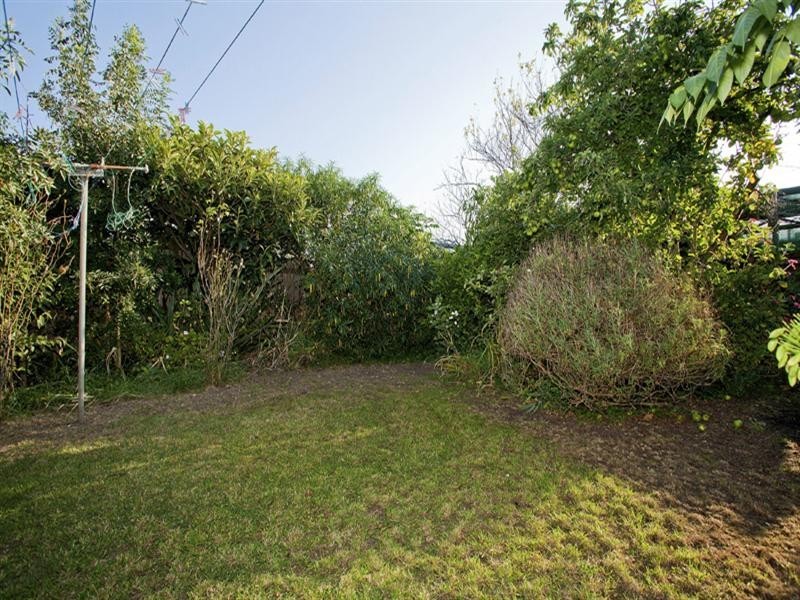 38 Wilsons Road, Newcomb VIC 3219