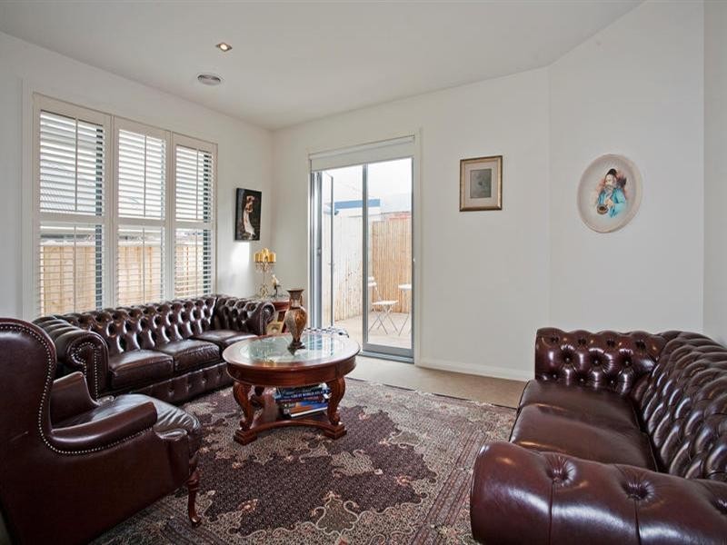 2/44 Mervyn Street, Newtown VIC 3220