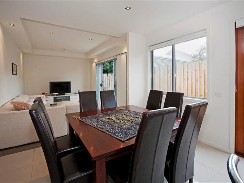 2/44 Mervyn Street, Newtown VIC 3220