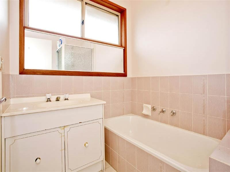 2/20 Hickey Street, Whittington VIC 3219