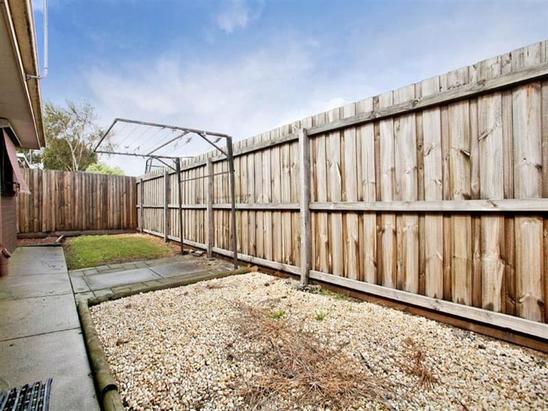 2/20 Hickey Street, Whittington VIC 3219