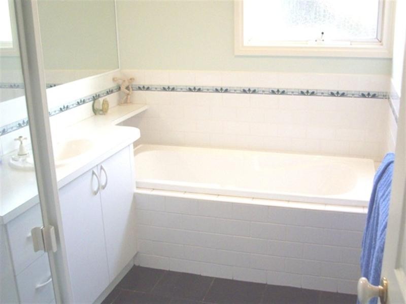 9 Sandtoft Court, Highton VIC 3216