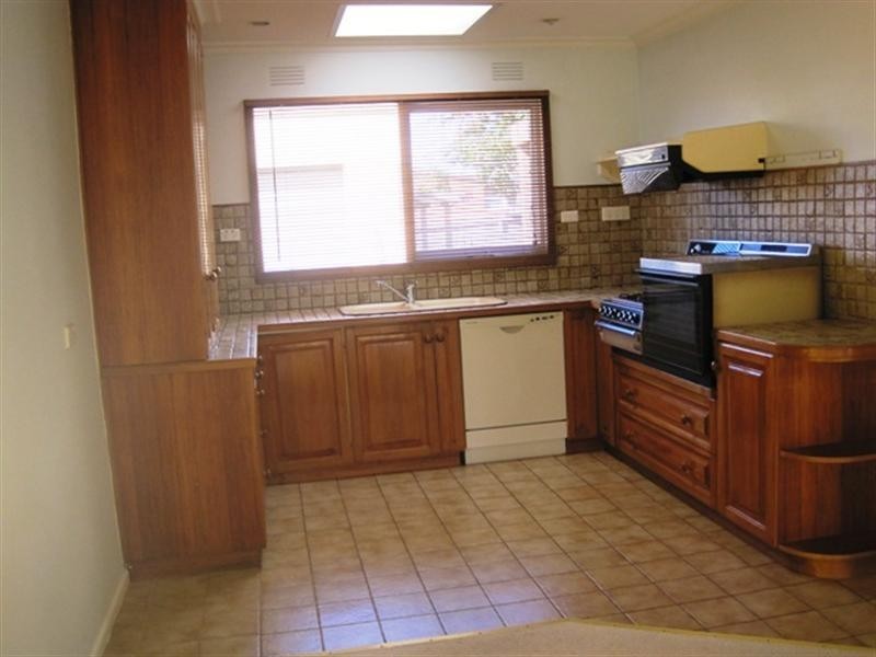 3 Olwen Avenue, Belmont VIC 3216