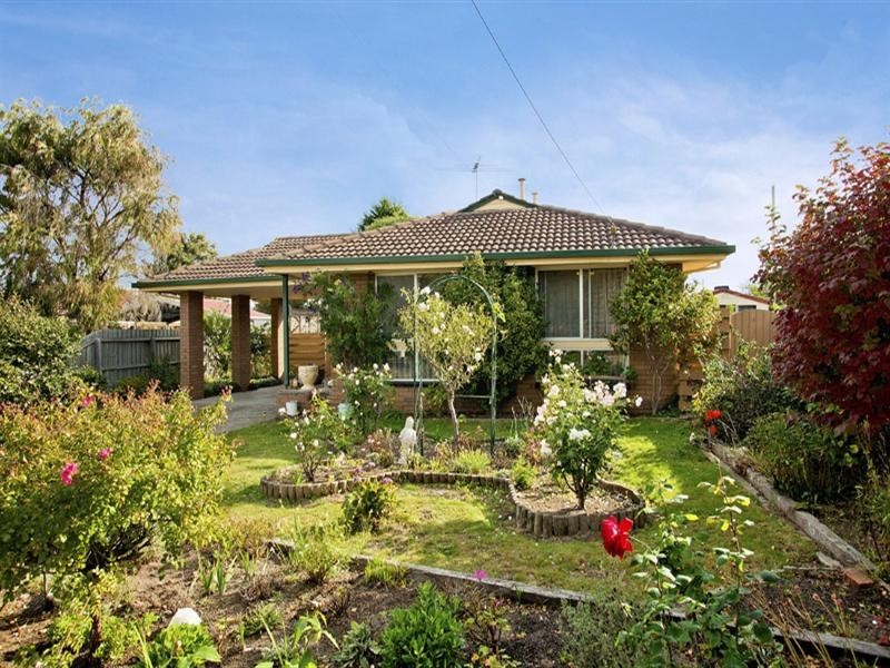 8 Eldine Court, Grovedale VIC 3216