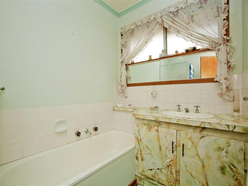 8 Eldine Court, Grovedale VIC 3216