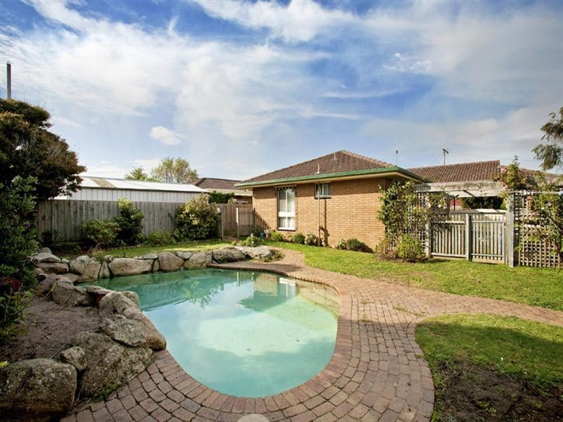 8 Eldine Court, Grovedale VIC 3216