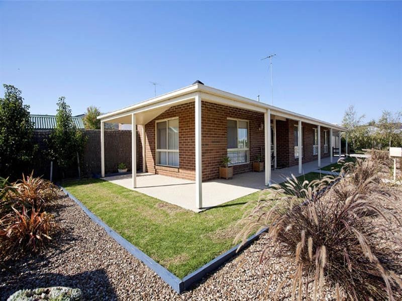 40 Paratone Crescent, St Albans Park VIC 3219