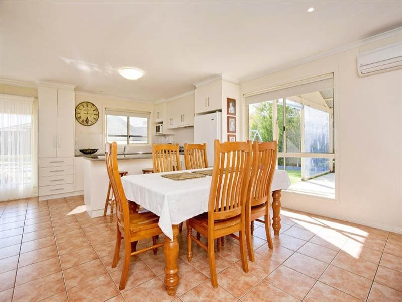 40 Paratone Crescent, St Albans Park VIC 3219