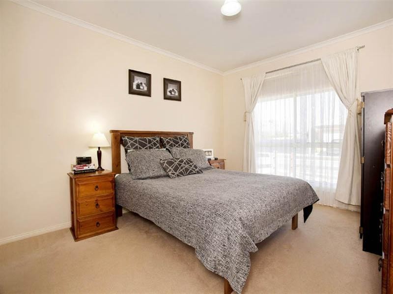 40 Paratone Crescent, St Albans Park VIC 3219