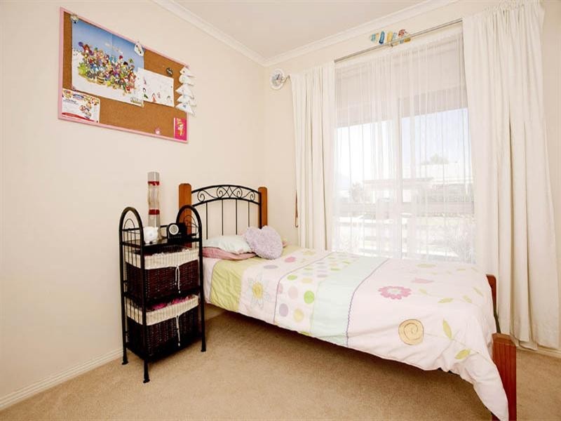 40 Paratone Crescent, St Albans Park VIC 3219