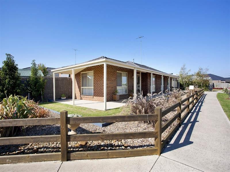 40 Paratone Crescent, St Albans Park VIC 3219
