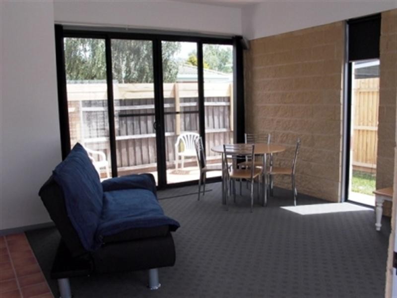 4/117 Torquay Road, Grovedale VIC 3216