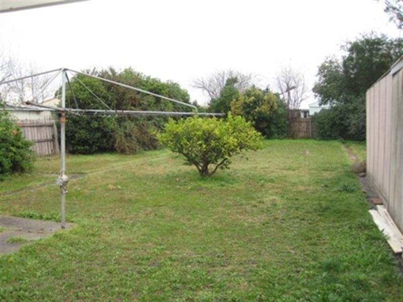 66 Vines Road, Hamlyn Heights VIC 3215