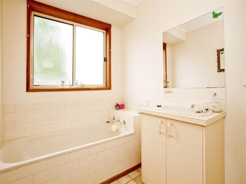 2/4 Lucy Court, St Albans Park VIC 3219