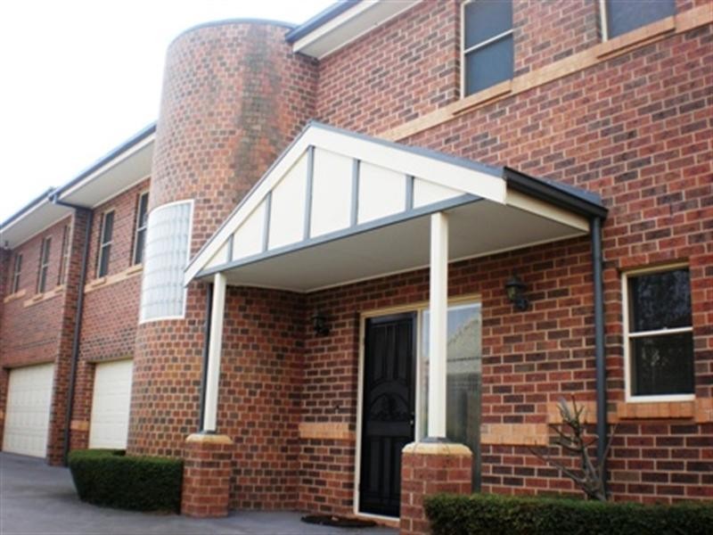2/13 Griffen Street, Hamlyn Heights VIC 3215