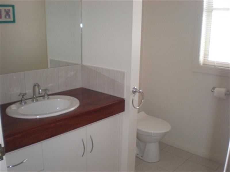 2/13 Griffen Street, Hamlyn Heights VIC 3215