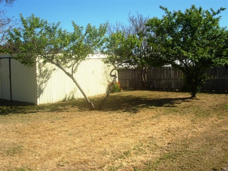 25 Pettitt Crescent, Norlane VIC 3214