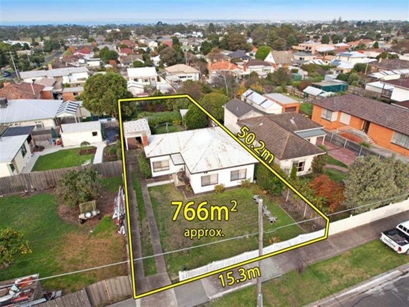 9 Alkoomi Avenue, Hamlyn Heights VIC 3215