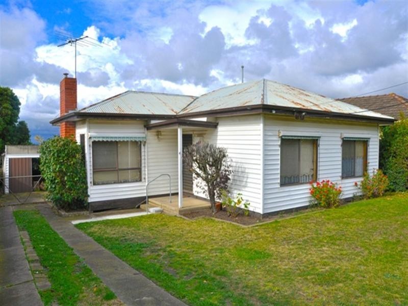 9 Alkoomi Avenue, Hamlyn Heights VIC 3215