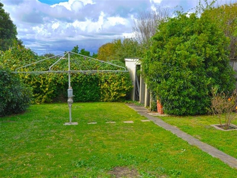 9 Alkoomi Avenue, Hamlyn Heights VIC 3215