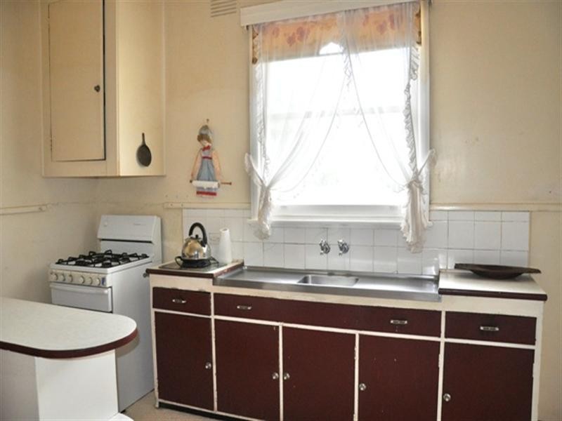 9 Alkoomi Avenue, Hamlyn Heights VIC 3215