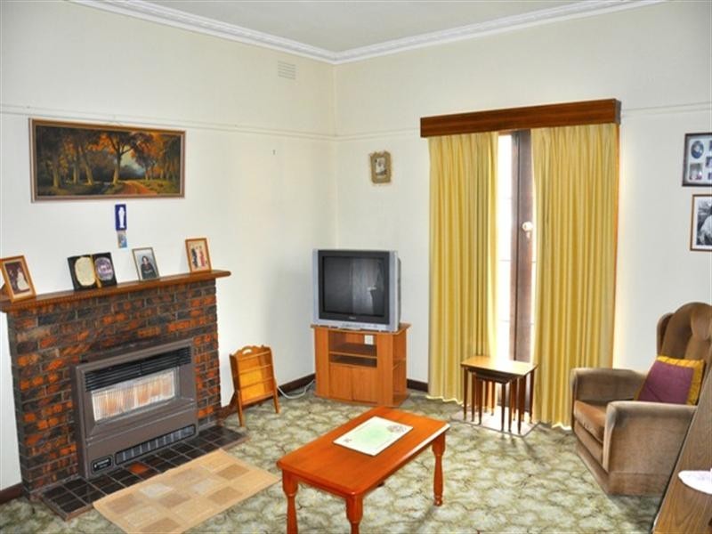 9 Alkoomi Avenue, Hamlyn Heights VIC 3215