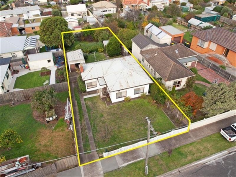 9 Alkoomi Avenue, Hamlyn Heights VIC 3215