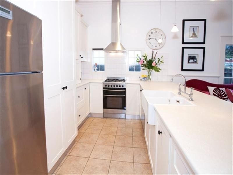 16 Thorne Street, East Geelong VIC 3219