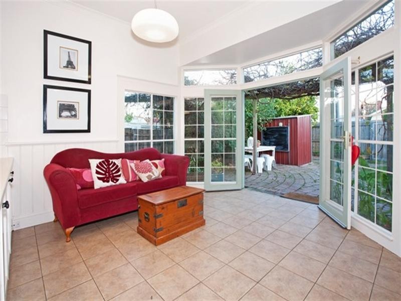 16 Thorne Street, East Geelong VIC 3219