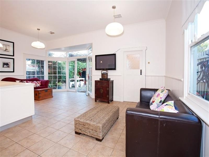 16 Thorne Street, East Geelong VIC 3219