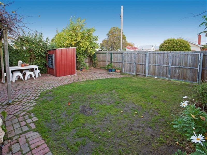 16 Thorne Street, East Geelong VIC 3219