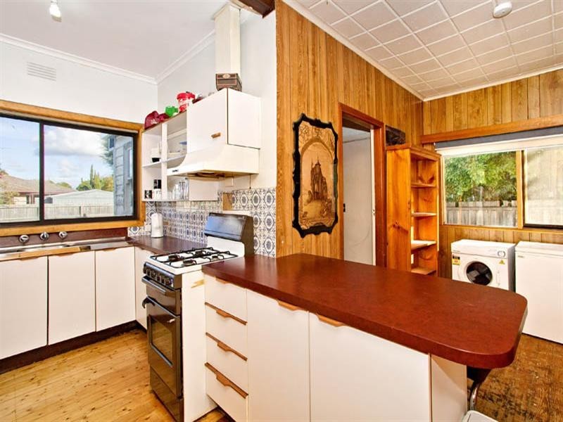 42 Regent Street, Whittington VIC 3219