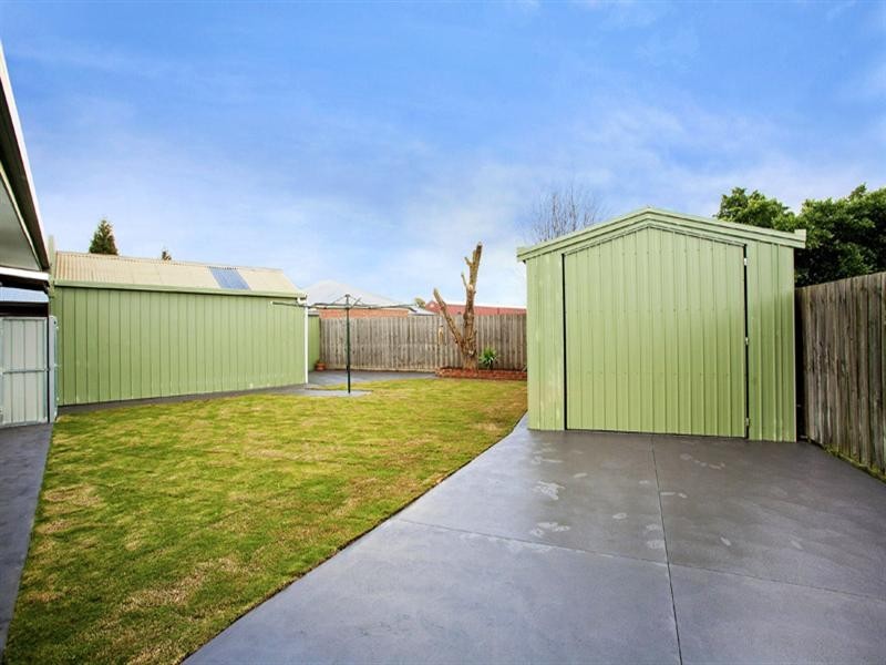 1 Tamlyn Street, East Geelong VIC 3219