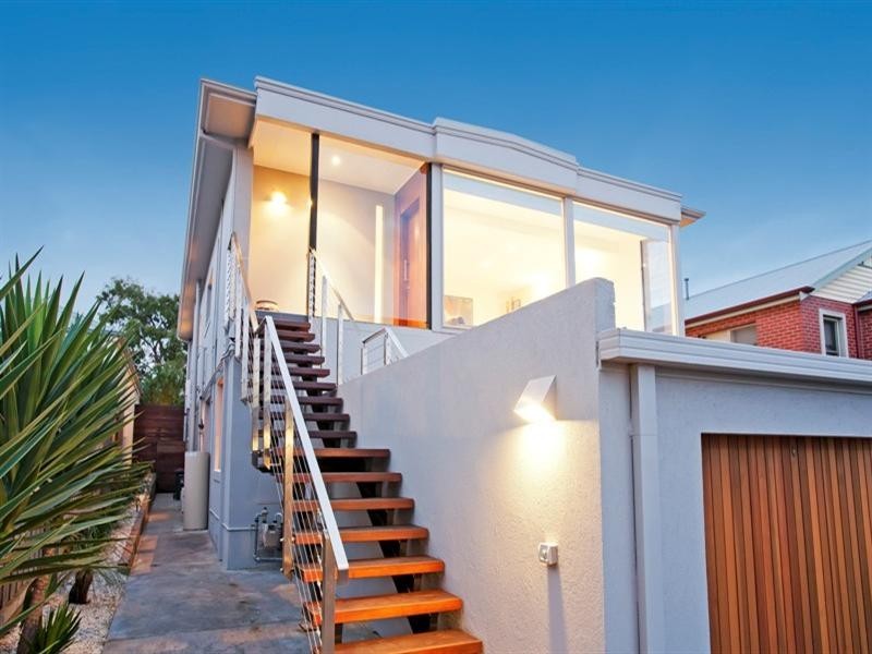 1/16 Laurel Bank Parade, Newtown VIC 3220