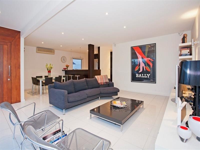 1/16 Laurel Bank Parade, Newtown VIC 3220