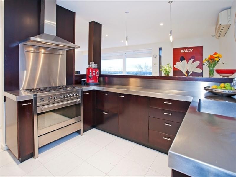 1/16 Laurel Bank Parade, Newtown VIC 3220