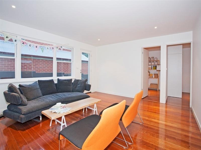 2/16 Laurel Bank Parade, Newtown VIC 3220