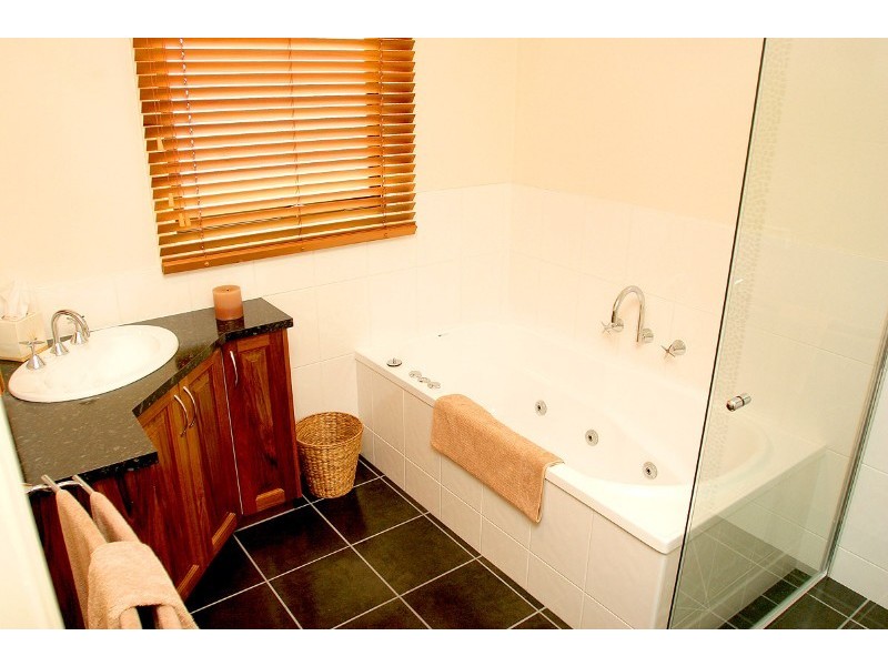 12 Cobb Court, Highton VIC 3216