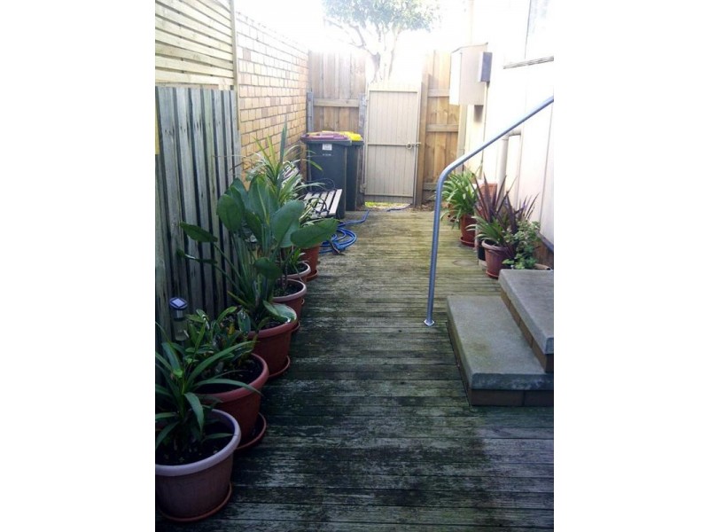 1/61 Tucker Street, Breakwater VIC 3219