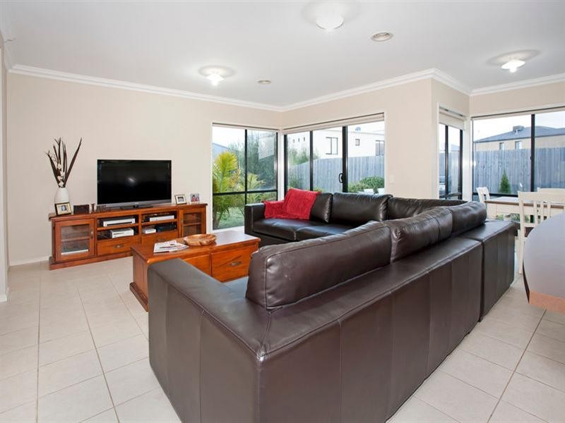 55 Willesden Drive, Waurn Ponds VIC 3216