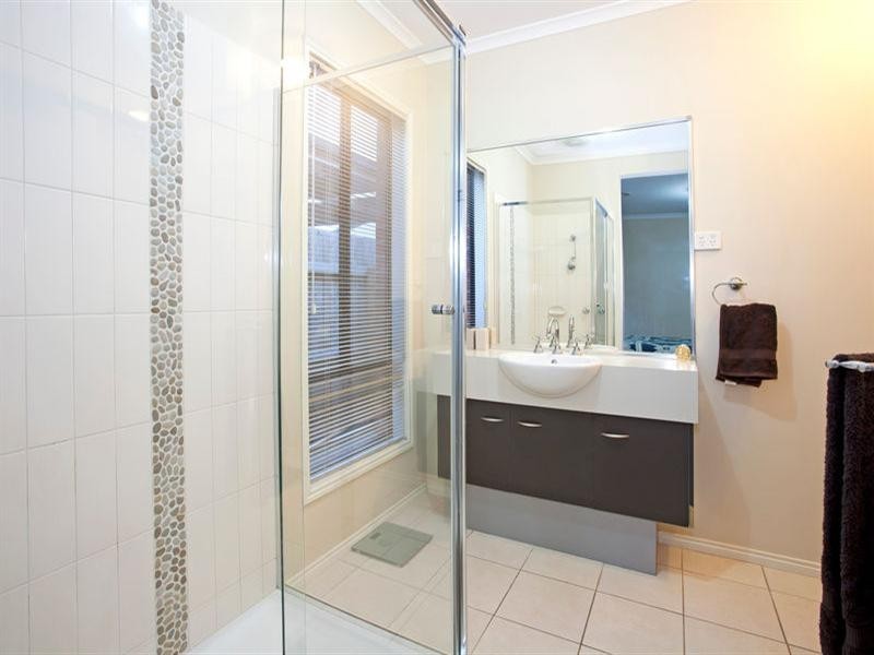 55 Willesden Drive, Waurn Ponds VIC 3216