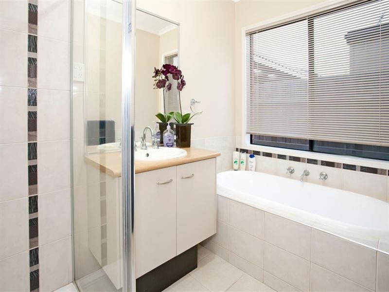 55 Willesden Drive, Waurn Ponds VIC 3216